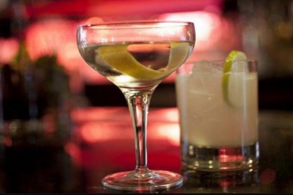 10 reasons why drinking gin may be good for you