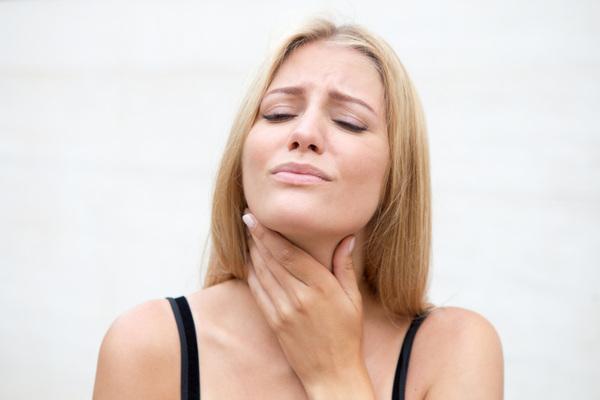 Охриплість: симптоми та лікування від болю в горлі?