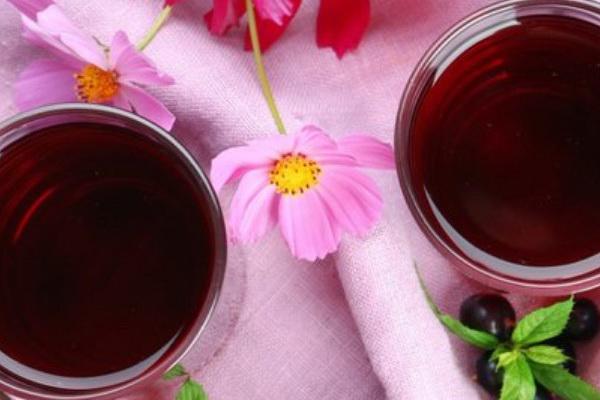 How to make blackcurrant juice at home?