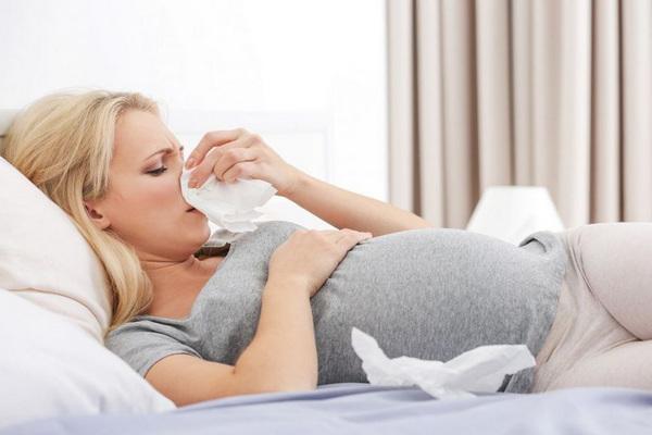 Які засоби від застуди безпечні при вагітності?