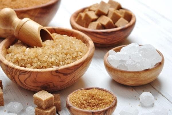 Коричневий цукор корисніше білого цукру