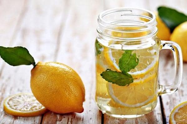 Лимонна вода замість таблеток
