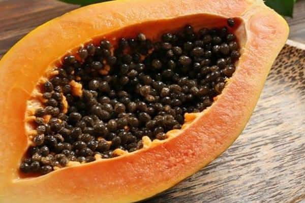 Семена папайи ускоряют пищеварение и стимулируют работу кишечника