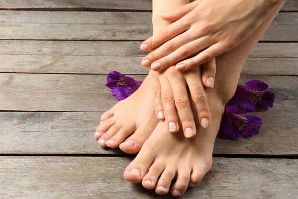 Врослі нігті на ногах — як з ними боротися?